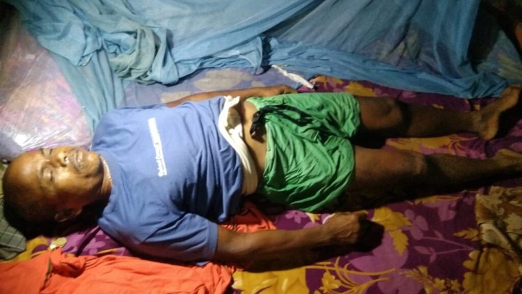 घर में सो रहे पति पत्नी पर गिरी गाज, पति की मौत, पत्नी भी झुलसी