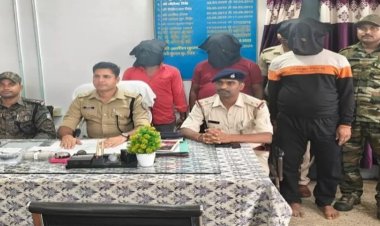 झारखण्ड में पकड़े गए जशपुर के नकली नोट के कारोबारी गुमला पुलिस ने जशपुर के तीन युवकों को 1 लाख, 30 हजार के नकली नोटों के साथ किया गिरफ्तार