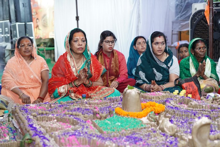 श्री फलेश्वरनाथ महादेव मंदिर बगिया में ऐतिहासिक आयोजन, 63211 पार्थिव शिवलिंग दो दिन में बने, 24 जुलाई को होगा आयोजन का समापन