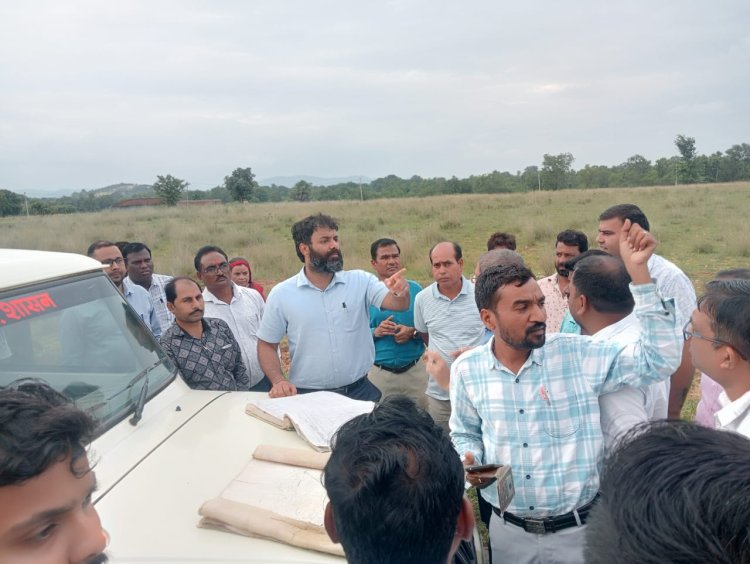 उद्यानिकी महाविद्यालय के प्रस्तावित भूमि के निरीक्षण में पहुंचे विधायक, कलेक्टर  सर्वदलीय नेता भी जुटे 