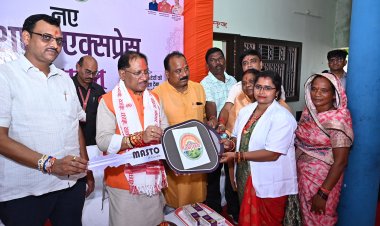 छत्तीसगढ़ के सभी बहनों की सुरक्षा और सहयोग के लिए प्रतिबद्ध - मुख्यमंत्री विष्णुदेव साय, मुख्यमंत्री ने नए जशपुर एक्सप्रेस का किया शुभारंभ