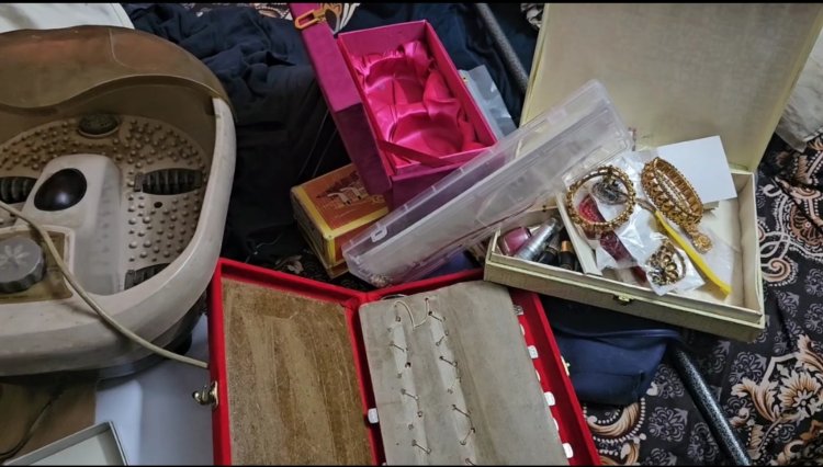 जिला मुख्यालय में हाउसिंग बोर्ड के सरकारी आवासों में चोरों का धावा, जशपुर के टिकैतगंज स्थित हाउसिंग बोर्ड कॉलोनी के 10 आवासों में एक ही रात में चोरी