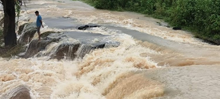 कुछ दिन और जारी रहेगा छत्तीसगढ़ में बारिश का रौद्र रूप  लगभग सभी जिलों में आंधी-तूफान के साथ बारिश को लेकर येलो अलर्ट जारी 