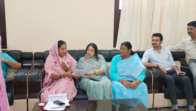 राज्य महिला आयोग की सदस्य प्रियंवदा सिंह जूदेव ने जशपुर में आदर्श आंगनबाड़ी केंद्र विकसित करने का रखा प्रस्ताव,