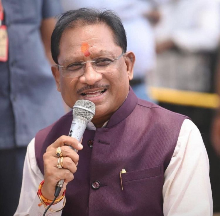 बगीचा में आधुनिक इनडोर बैडमिंटन स्टेडियम का निर्माण हुआ शुरू, मुख्यमंत्री विष्णुदेव साय के प्रयासों से जशपुर बन रहा खेलों का नया केंद्र, तेजी से सुविधाएं की जा रही है विकसित