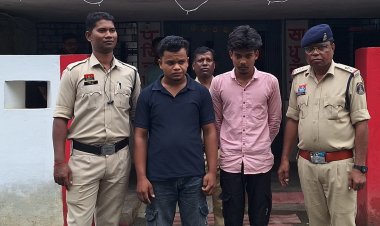 प्रतिबंधित नशीली कैप्सूल SPASMO PROXYVON PIUS के साथ पकड़े गए दो आरोपी, स्कूटी में कैप्सूल को छिपा, बिक्री हेतु कर रहे थे ग्राहक की तलाश