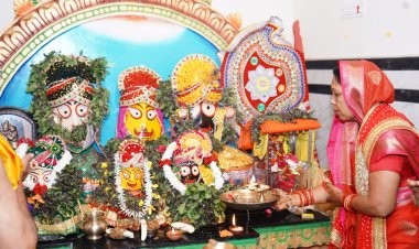 *एकादशी पर्व पर श्री जगन्नाथ मंदिर दोकड़ा में हुआ भव्य दीप प्रज्वलन,  मुख्यमंत्री की धर्मपत्नी कौशल्या साय हुईं महाआरती में शामिल