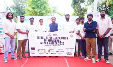 हिमालय की ऊंचाइयों को छूकर लौटे जशपुर के युवाओं का हुआ सम्मान  मुख्यमंत्री ने प्रशस्ति पत्र देकर किया सम्मानित, पर्वतारोही युवाओं के जोश और जज्बे को सराहा  जिले के युवाओं ने 5350 मीटर की ऊंचाई पर ट्रैकिंग, रॉक क्लाइंबिंग, आइस क्लाइंबिंग का लिया अद्भुत अनुभव