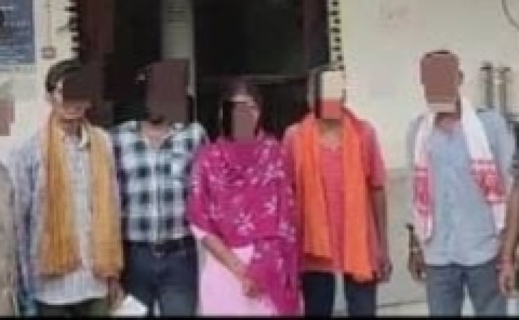 काम की तलाश में घर में बिना बताए मुंबई जा रही युवती को पुलिस ने किया दस्तयाब  तत्परता से पुलिस ने सूचना के दो घंटों के अंदर युवती को बरामद कर सुरक्षित परिजनों को सौंपा