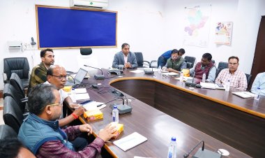 अपर कलेक्टर ने धान खरीदी की तैयारी के संबंध में ली बैठक   46 धान खरीदी केन्द्रों में कर्मचारियों की गई व्यस्था