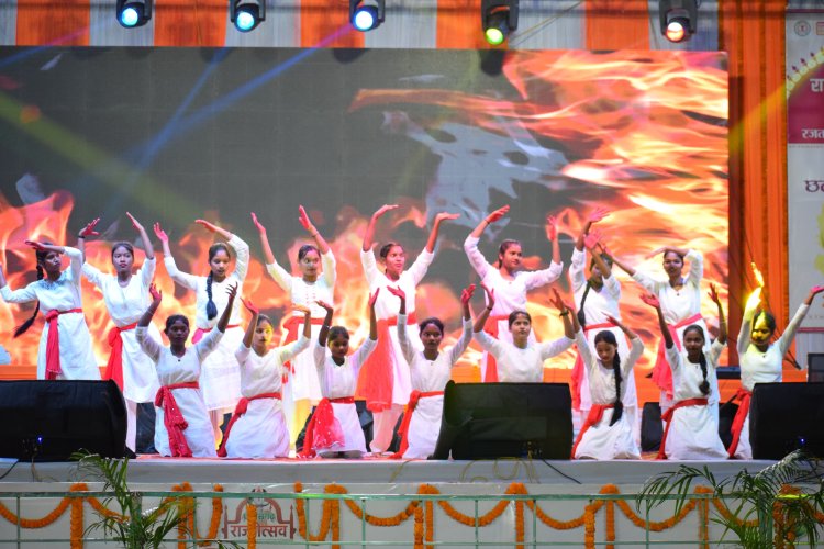 राज्योत्सव 2025:  स्कूलों के छात्रों, कवियों और गायकों की नृत्य-संगीत प्रस्तुतियों ने समां बांधा