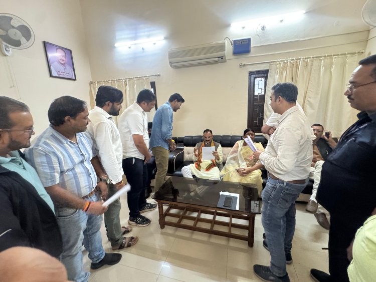 जशपुर प्रवास पर आए प्रदेश के स्वास्थ्य मंत्री को एनएचएम कर्मचारियों ने सौंपा ज्ञापन   एनएचएम के अनिश्चितकालीन आंदोलन की कृत कार्यवाही को शून्य करने की मांग