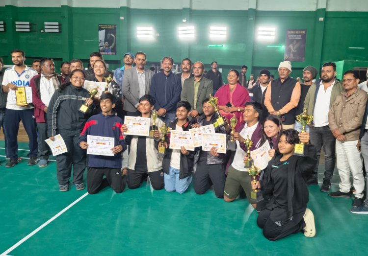 कुनकुरी में जिला स्तरीय बैडमिंटन प्रतियोगिता का समापन    प्रतियोगिता में जशपुर के उभरते खिलाड़ियों के शानदार प्रदर्शन ने किया दर्शकों को मोहित