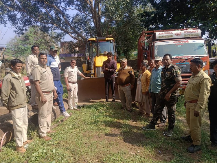 जेसीबी से वन भूमि में अवैध कब्जा कर खेत बनाने के मामले में वन विभाग की कार्रवा