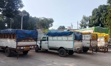 झारखंड से धान लाकर हो रही थी जशपुर के खरीदी केंद्र में खपाने की कोशिश  जशपुर पुलिस ने चार पिकअप ड्राइवरों को घेराबंदी कर पकड़ा, जप्त धान की कीमत लगभग 03 लाख रुपए