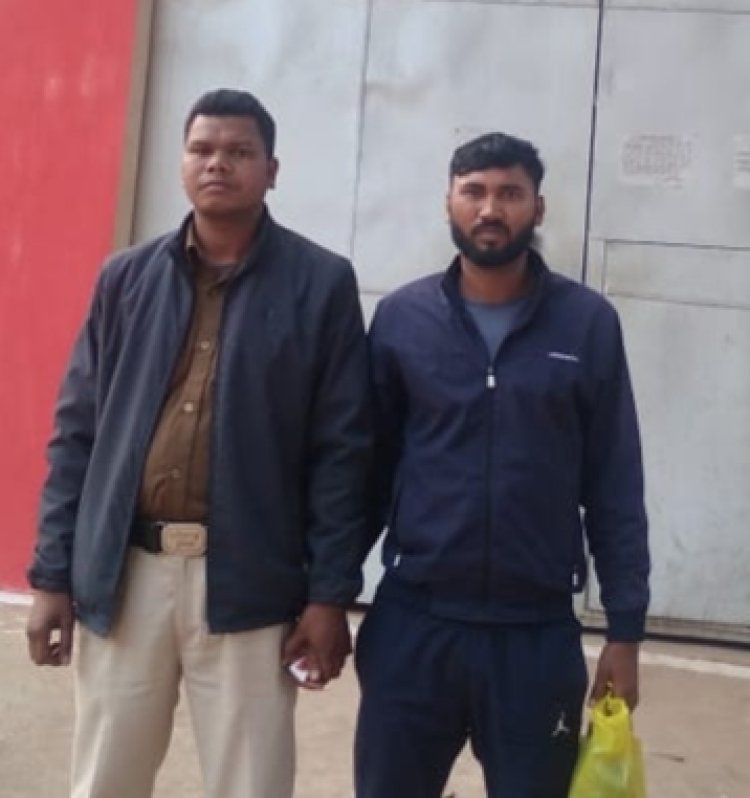 ट्रक ड्रायवर से 13 लाख की लूट का जशपुर पुलिस ने किया खुलासा  लूट का एक आरोपी गढ़वा झारखंड से गिरफ्तार, अन्य फरार आरोपियों की सरगर्मी से तलाश जारी