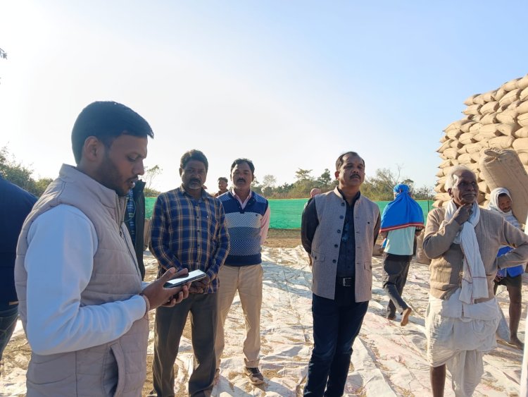लुड़ेग धान खरीदी केंद्र में जिला पंचायत अध्यक्ष सालिक साय का औचक निरीक्षण  व्यवस्थाओं को लेकर दिए सख्त निर्देश, किसानों से मिलकर ली जानकारी