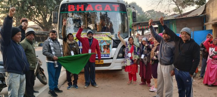 श्री रामलला दर्शन योजना: जशपुर जिले से 204 श्रद्धालु अयोध्या धाम के लिए हुए रवाना  सभी जनपदों से जनप्रतिनिधियों ने बस को दिखाकर हरी झंडी