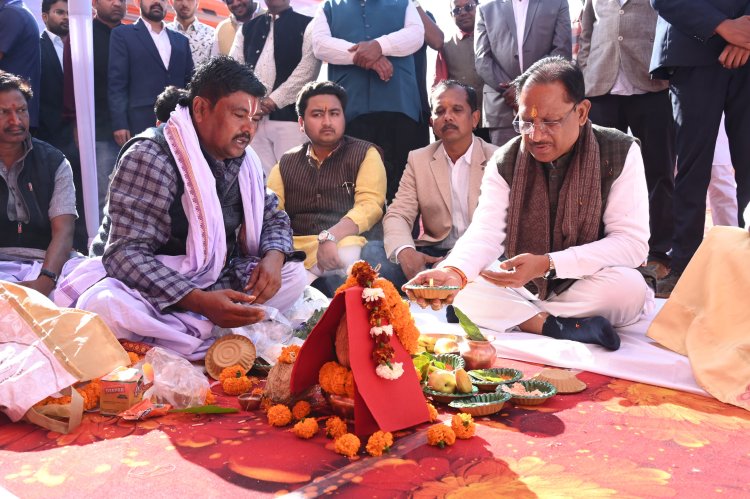 मुख्यमंत्री विष्णुदेव साय ने जशपुर के बगीचा में 110.47 करोड़ रूपए लागत के 46 विकासकार्यों का किया लोकार्पण और भूमिपूजन