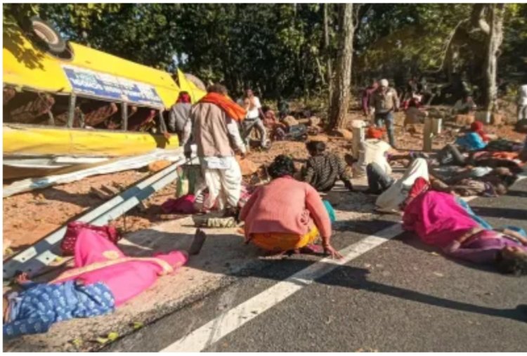 मुख्यमंत्री विष्णु देव साय ने बलरामपुर के समीप हुई बस दुर्घटना पर गहरा दुःख व्यक्त किया  मृतकों के परिजनो को पांच- पांच लाख और घायलों को 50- 50 हजार रुपए देने की घोषणा