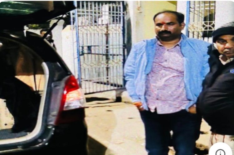 *प्रेस लिखी लग्जरी कार से शराब की तस्करी!  1 गिरफ्तार, अंधेरे का फायदा उठाकर एक फरार**