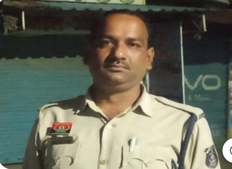 गुमला कटनी Nh 43 सड़क पर हादसा   अज्ञात वाहन की ठोकर से बाइक सवार प्रधान आरक्षक की मौत