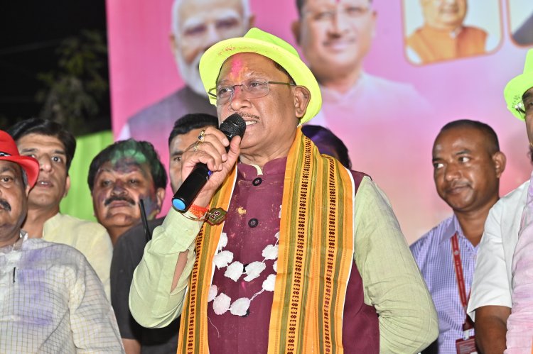 *होली सद्भाव, अपनत्व और गिले-शिकवे भुलाने का पर्व है : मुख्यमंत्री विष्णु देव साय*  *रायपुर प्रेस क्लब के होली मिलन समारोह “रंगोत्सव” मुख्यमंत्री हुए शामिल*