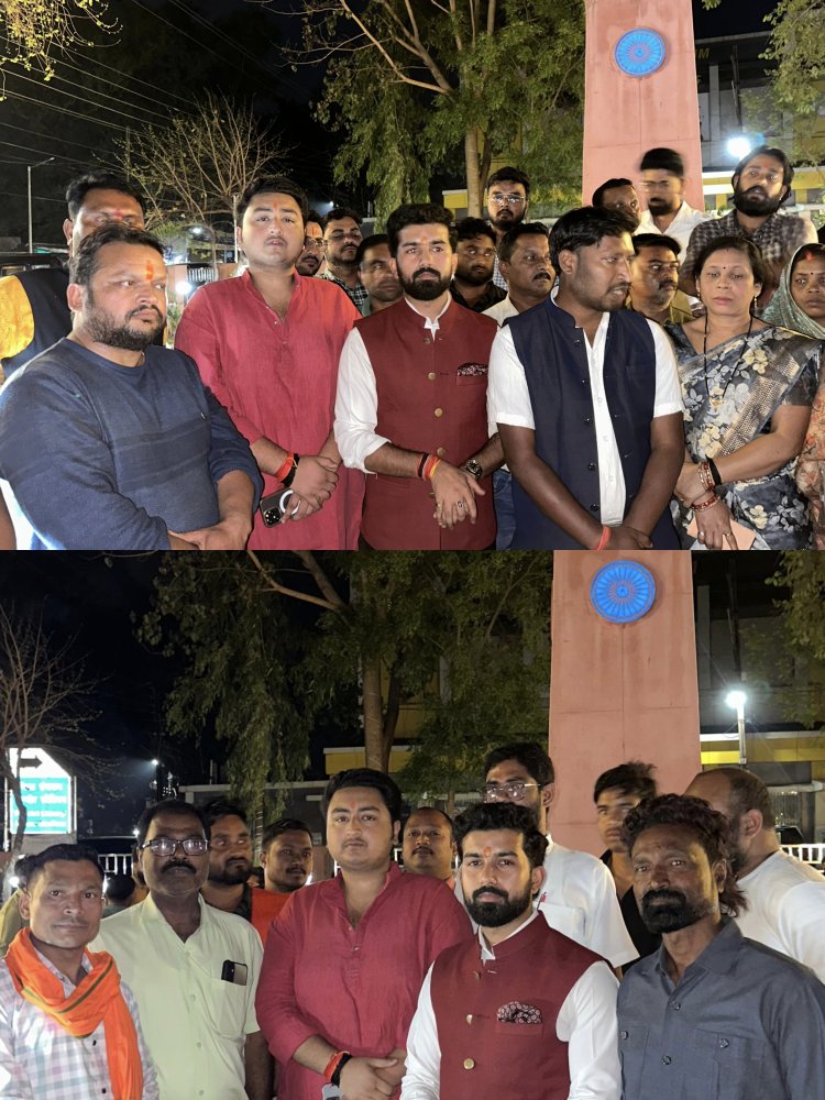 नक्सल मुक्त हुआ अपना प्रदेश तो, शहर में लोगों ने ऐसे मनाया जश्न