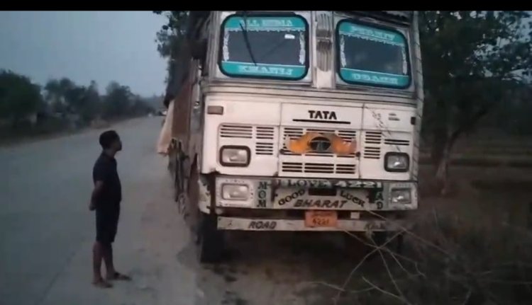 *कांसाबेल में पुलिस की बड़ी कार्रवाई, झारखण्ड नंबर के ट्रक से 38 गौवंश की तस्करी पकड़ी* 