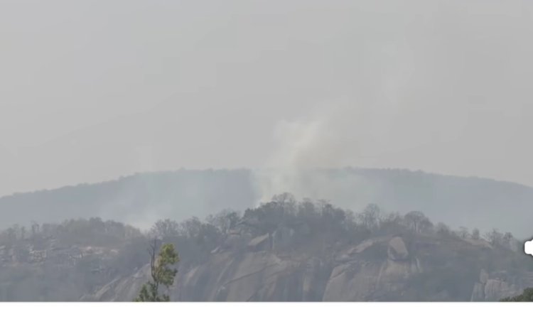 *जशपुर में एयर एम्बुलेंस क्रैश की खबर, पहाड़ी इलाके में राहत-बचाव में दिक्कत*  *नारायणपुर-चारभाठी क्षेत्र में हादसा; पुलिस और ग्रामीण मौके पर रवाना, दुर्गम भूगोल बना चुनौती*