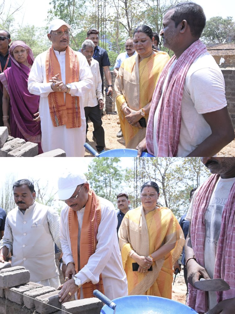 *मुख्यमंत्री ने ईंट जोड़कर किया श्रमदान : भैंसामुड़ा में पीएम आवास निर्माण का किया औचक अवलोकन*