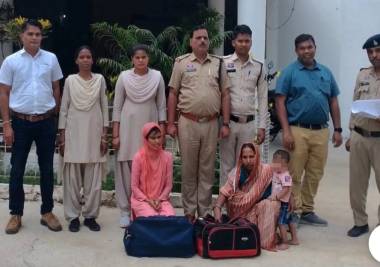*ग्राहक तलाश रहीं थीं महिलाएं, पुलिस ने घेराबंदी कर दबोचा*  *कोरिया में 5.50 लाख के नशीले इंजेक्शन जब्त: झारखंड कनेक्शन, अंतरराज्यीय गिरोह की 2 महिलाएं गिरफ्तार*