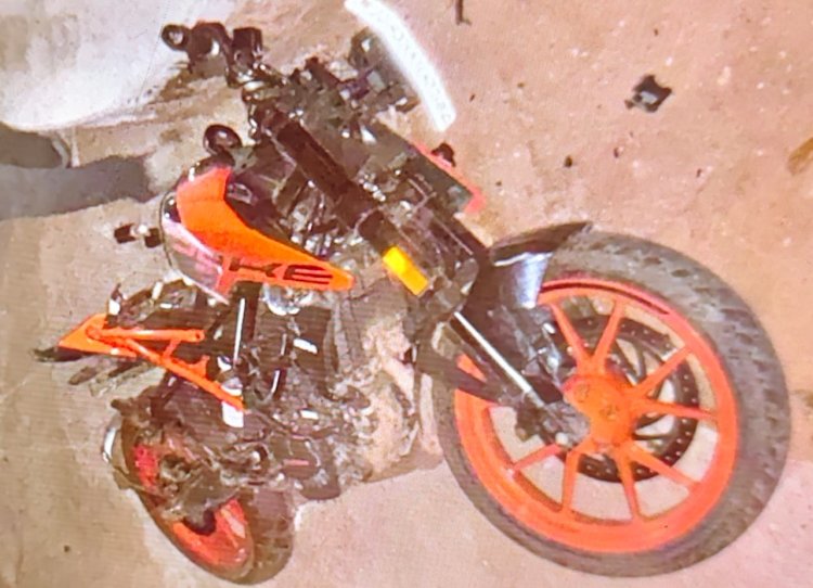 *फिर वही KTM बाइक और उसकी रफ़्तार बनी काल, NH-43 पर बोर्ड, पेड़ और पुलिया से टकराई बाइक, दो युवकों की दर्दनाक मौत*
