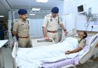 *रैली के दौरान ड्यूटी निभाते हुए 16 पुलिस जवान हुए घायल, चिकित्सकों से चर्चा कर पुलिस कमिश्नर ने उपचार की जानकारी ली*