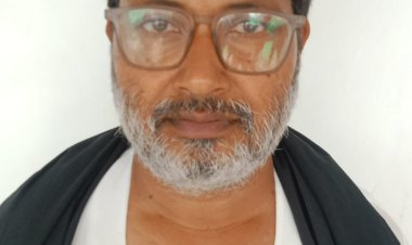 *114 बोतल अवैध शराब के साथ तस्कर गिरफ्तार, बाइक भी जब्त*  *पत्थलगांव में अंग्रेजी-देसी शराब की खेप ले जाते पकड़ा गया आरोपी; आबकारी एक्ट के तहत भेजा गया जेल*