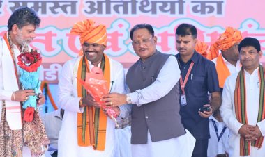 *मुख्यमंत्री विष्णुदेव साय ने बम्हनीडीह के विकास की नई यात्रा का किया शुभारंभ*  *हसदेव नदी पर पुल, बिजली विभाग का सब डिवीजन कार्यालय और सर्वसुविधायुक्त मंगल भवन की घोषणा*