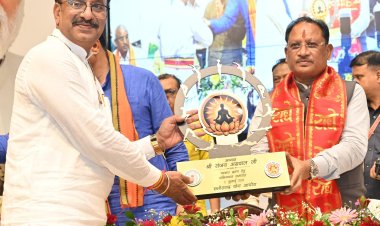 *मुख्यमंत्री विष्णु देव साय ने किया योग को जन-जन तक पहुंचाने का आह्वान*  *छत्तीसगढ़ योग आयोग के अध्यक्ष संजय अग्रवाल ने संभाला पदभार*