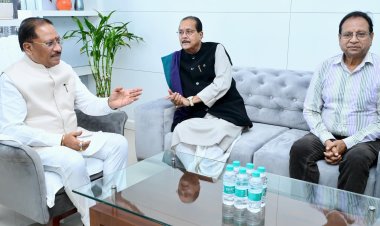 *मुख्यमंत्री विष्णु देव साय से झारखंड के वित्त मंत्री राधाकृष्ण किशोर ने की सौजन्य भेंट*  *सीमावर्ती क्षेत्रों के विकास और जनकल्याण के साझा प्रयासों को और सशक्त बनाने पर दिया गया जोर*