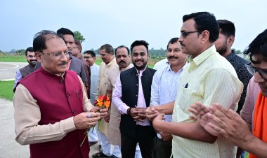*मुख्यमंत्री विष्णुदेव साय बगिया पहुंचे, हेलीपैड पर हुआ आत्मीय स्वागत*