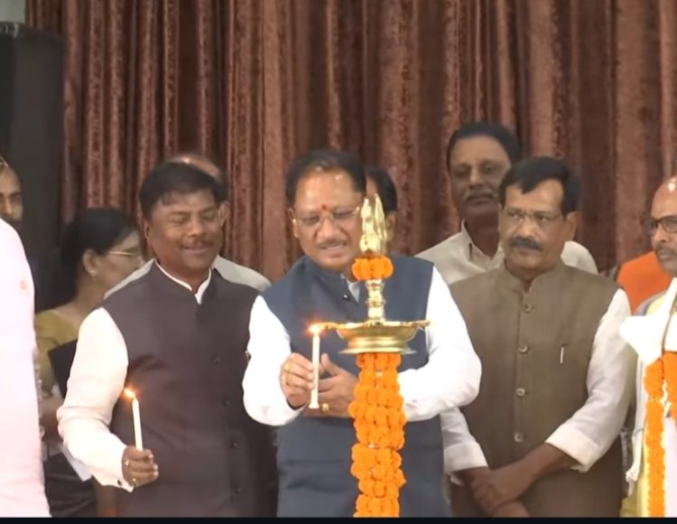*सहकारिता से बढ़ेगी किसानों की आय, विकसित छत्तीसगढ़ की नींव होगी मजबूत : मुख्यमंत्री साय*  *सहकारिता मंत्रालय के पांच वर्ष पूर्ण होने पर राज्य स्तरीय सहकारी सम्मेलन आयोजित*
