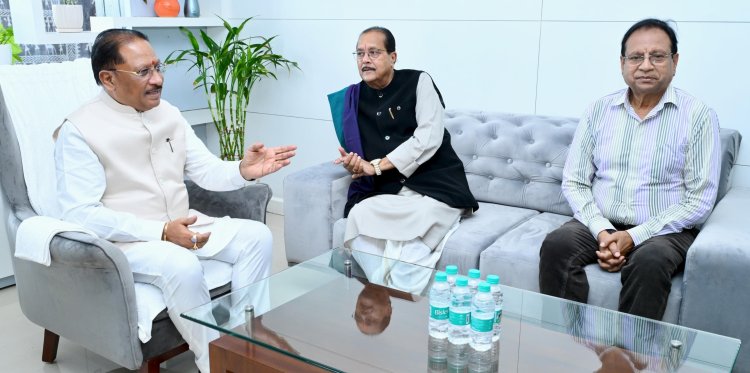 *मुख्यमंत्री विष्णु देव साय से झारखंड के वित्त मंत्री राधाकृष्ण किशोर ने की सौजन्य भेंट*  *सीमावर्ती क्षेत्रों के विकास और जनकल्याण के साझा प्रयासों को और सशक्त बनाने पर दिया गया जोर*