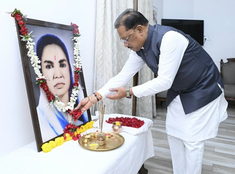 *मुख्यमंत्री साय ने छत्तीसगढ़ की प्रथम महिला सांसद और समाज सेविका मिनीमाता की पुण्यतिथि पर किया नमन*