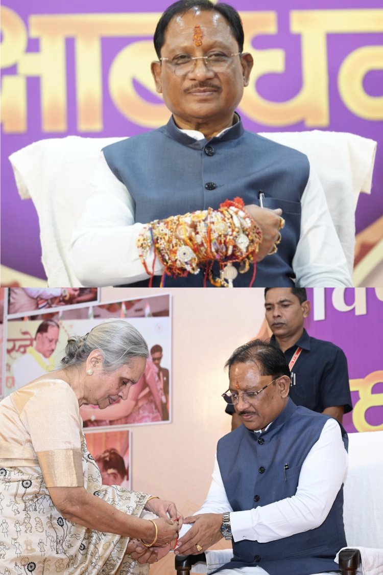 *मुख्यमंत्री निवास में रक्षाबंधन का आत्मीय उल्लास, विभिन्न क्षेत्रों से पहुंचीं माताओं-बहनों ने मुख्यमंत्री को बांधी राखी*