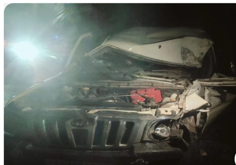 *सीतापुर के खोपा धाम से लौट रहे श्रद्धालुओं की स्कॉर्पियो ट्रक से भिड़ी, एक की मौत; 5 घायल*