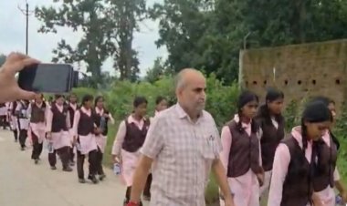 *सरगुजा एकलव्य मामले पर मुख्यमंत्री हुए सख्त: जिला  कलेक्टर से की फोन पर सीधी बात*  *मुख्यमंत्री विष्णु देव साय ने दिए जांच के निर्देश, कहा - बच्चियों को अपनी समस्या बताने के लिए पैदल निकलना पड़े, यह स्वीकार्य नहीं*