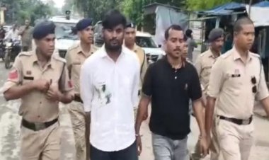 *IPS के बेटे की बेल्ट से पिटाई करने वाले आरोपियों का शहर में जुलूस, पुलिस ने हथकड़ी पहनाकर कोर्ट में किया पेश*