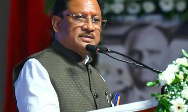 *अंबिकापुर के सड़क की वायरल वीडियो का  मुख्यमंत्री ने लिया संज्ञान:  कलेक्टर अजीत वसंत से दूरभाष पर की चर्चा, सड़क को तत्काल सुधारने के दिए निर्देश*