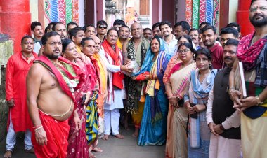 *मुख्यमंत्री साय ने लिंगराज मंदिर में सपत्नीक की पूजा-अर्चना*
