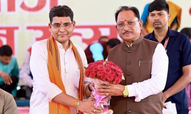 *राजस्व मंत्री टंकराम वर्मा के निवास पर आयोजित तीज मिलन समारोह में शामिल हुए मुख्यमंत्री साय*