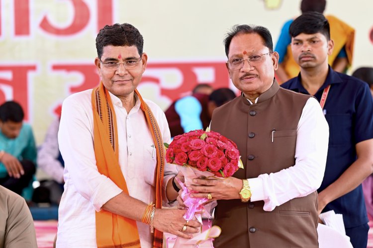 *राजस्व मंत्री टंकराम वर्मा के निवास पर आयोजित तीज मिलन समारोह में शामिल हुए मुख्यमंत्री साय*